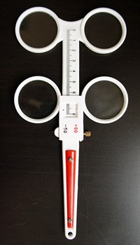 Флиппер оптический регулируемый в пластиковой раме (с красной ручкой) - фото 5235